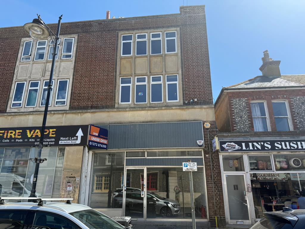 Lot: 96 - FREEHOLD VACANT SHOP AND MAISONETTE IN NEED OF REFURBISHMENT AND REPAIR -